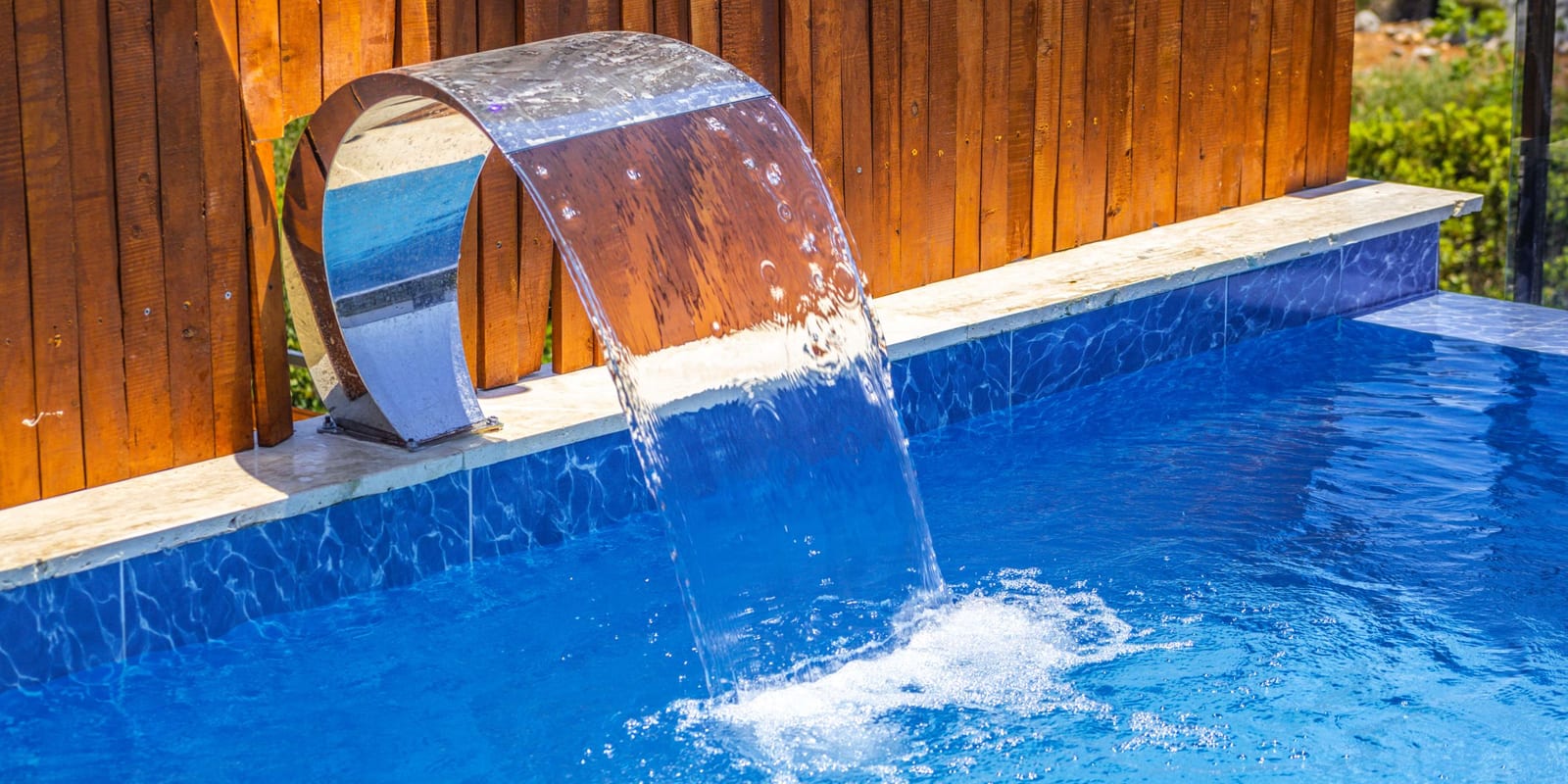 7 Warning Signs Your Pool Equipment Is About to Fail